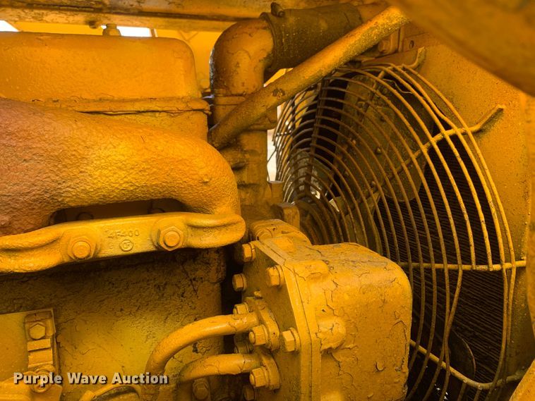 image for item MH9815 Caterpillar  track loader