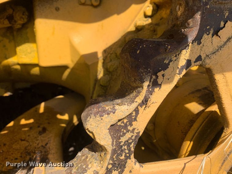 image for item MH9815 Caterpillar  track loader