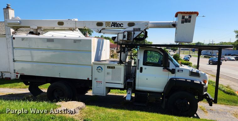 image for item MK9349 2006 GMC C7500  forestry bucket truck