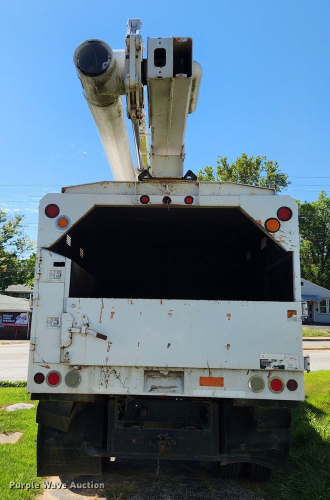 image for item MK9349 2006 GMC C7500  forestry bucket truck