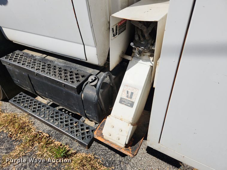 image for item MK9349 2006 GMC C7500  forestry bucket truck