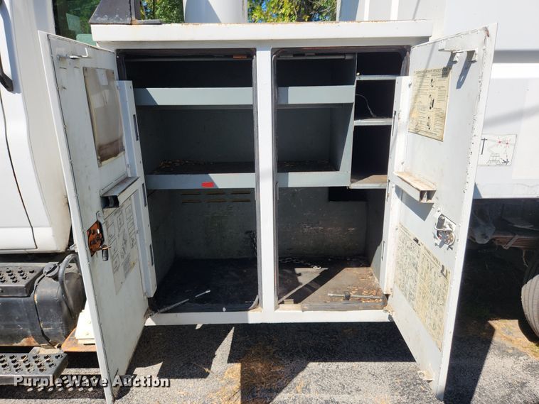 image for item MK9349 2006 GMC C7500  forestry bucket truck