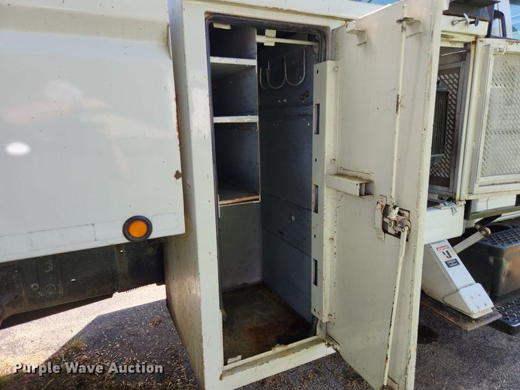 image for item MK9349 2006 GMC C7500  forestry bucket truck