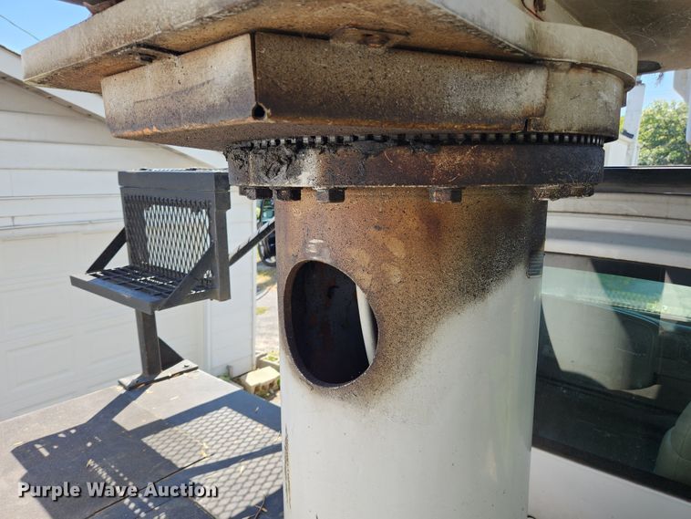 image for item MK9349 2006 GMC C7500  forestry bucket truck