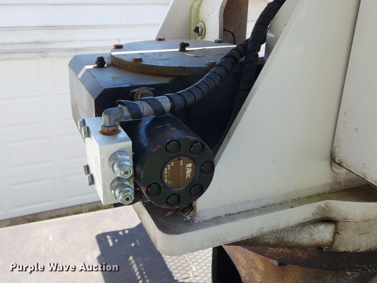 image for item MK9349 2006 GMC C7500  forestry bucket truck