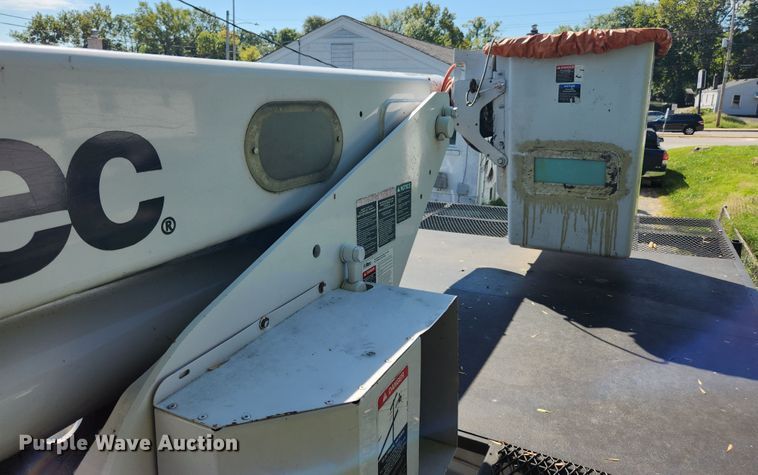 image for item MK9349 2006 GMC C7500  forestry bucket truck