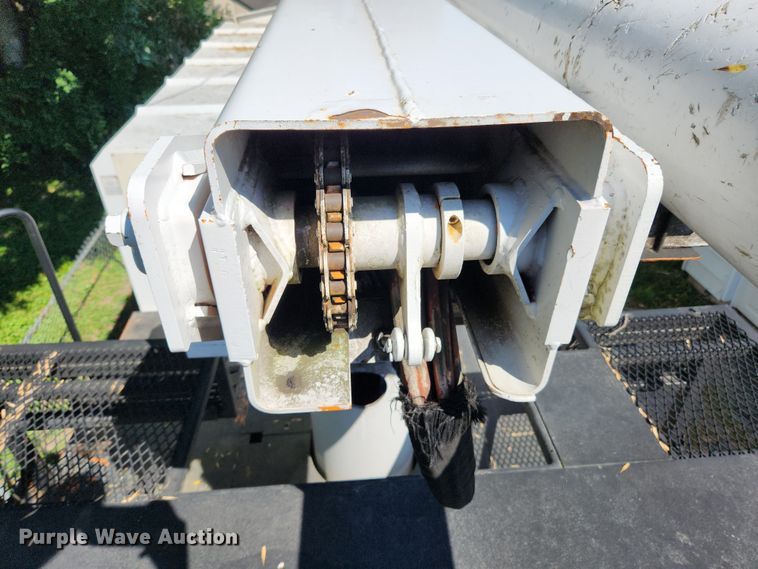 image for item MK9349 2006 GMC C7500  forestry bucket truck