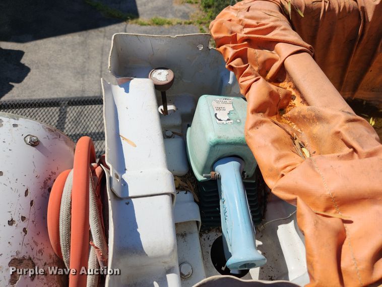 image for item MK9349 2006 GMC C7500  forestry bucket truck