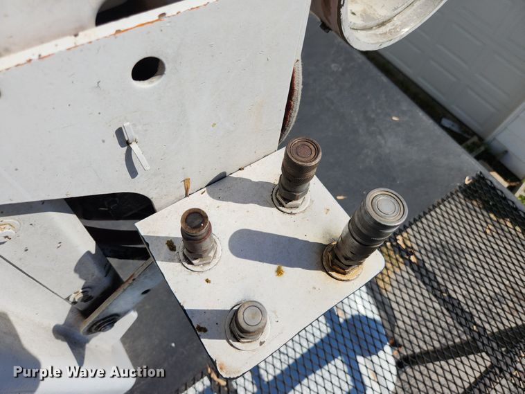 image for item MK9349 2006 GMC C7500  forestry bucket truck