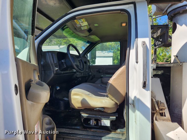 image for item MK9349 2006 GMC C7500  forestry bucket truck