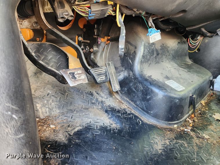 image for item MK9349 2006 GMC C7500  forestry bucket truck