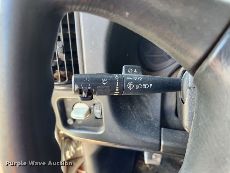 image for item MK9349 2006 GMC C7500  forestry bucket truck