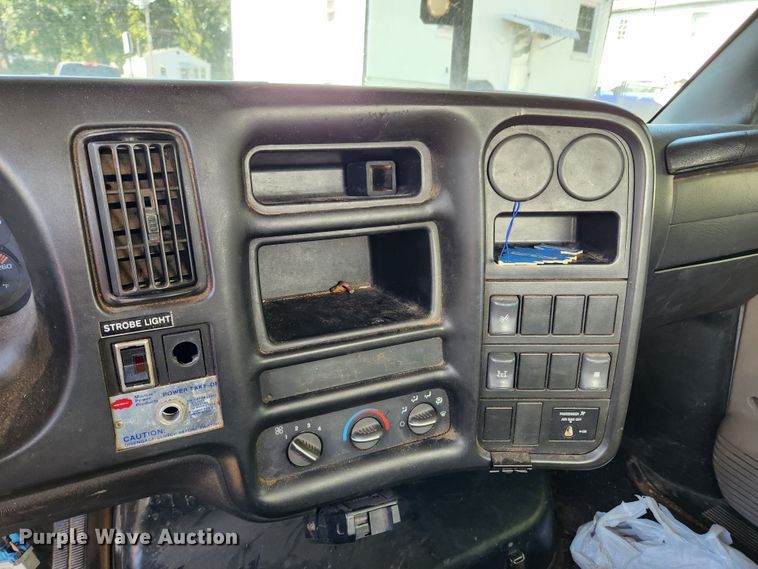 image for item MK9349 2006 GMC C7500  forestry bucket truck