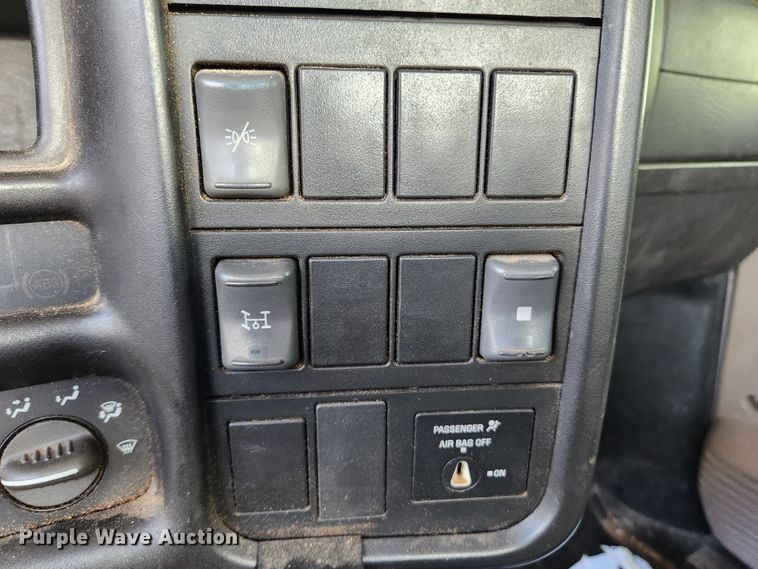 image for item MK9349 2006 GMC C7500  forestry bucket truck