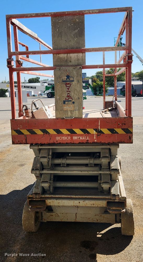 image for item MK9387 2000 Skyjack 4832  scissor lift
