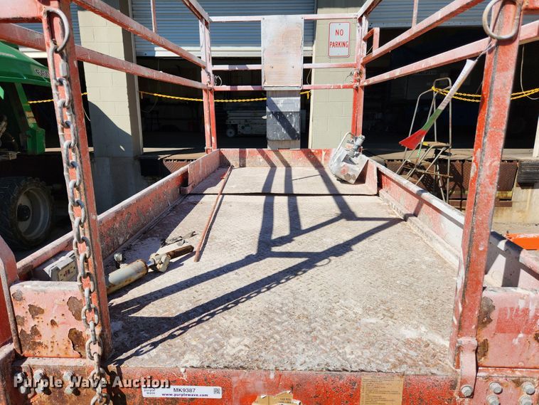 image for item MK9387 2000 Skyjack 4832  scissor lift
