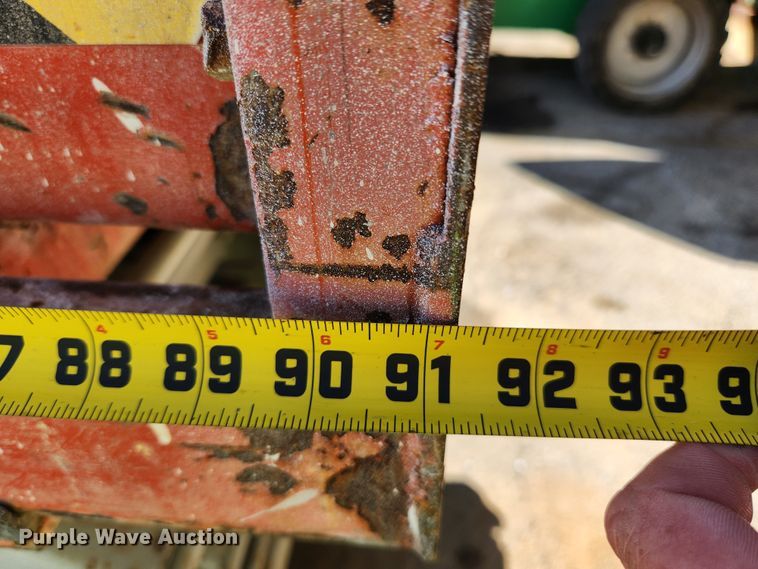 image for item MK9387 2000 Skyjack 4832  scissor lift