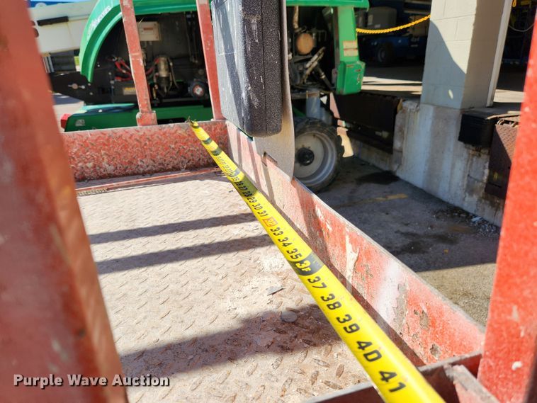 image for item MK9387 2000 Skyjack 4832  scissor lift