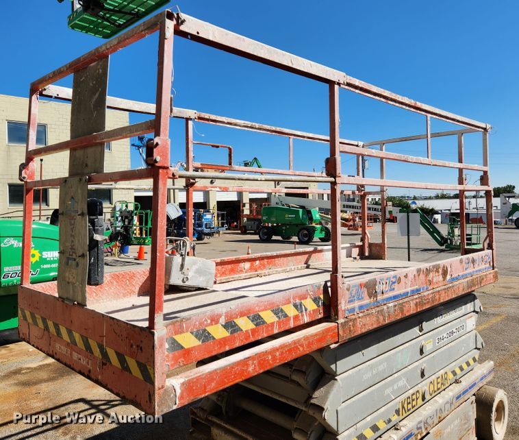image for item MK9387 2000 Skyjack 4832  scissor lift