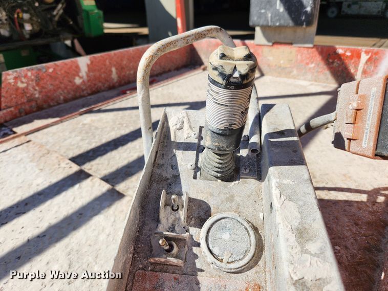 image for item MK9387 2000 Skyjack 4832  scissor lift