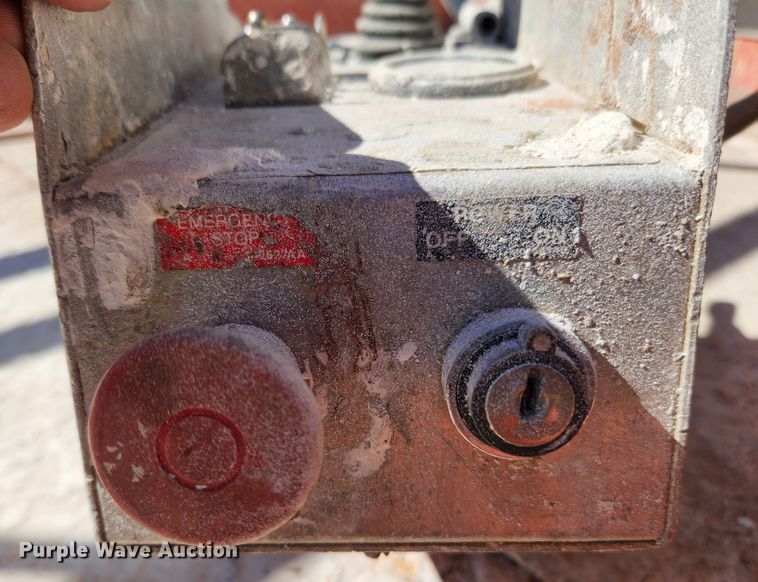 image for item MK9387 2000 Skyjack 4832  scissor lift