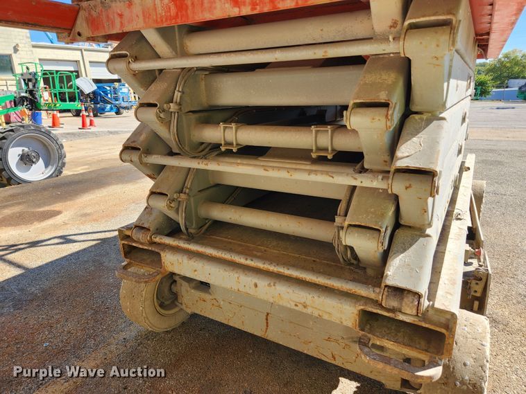 image for item MK9387 2000 Skyjack 4832  scissor lift