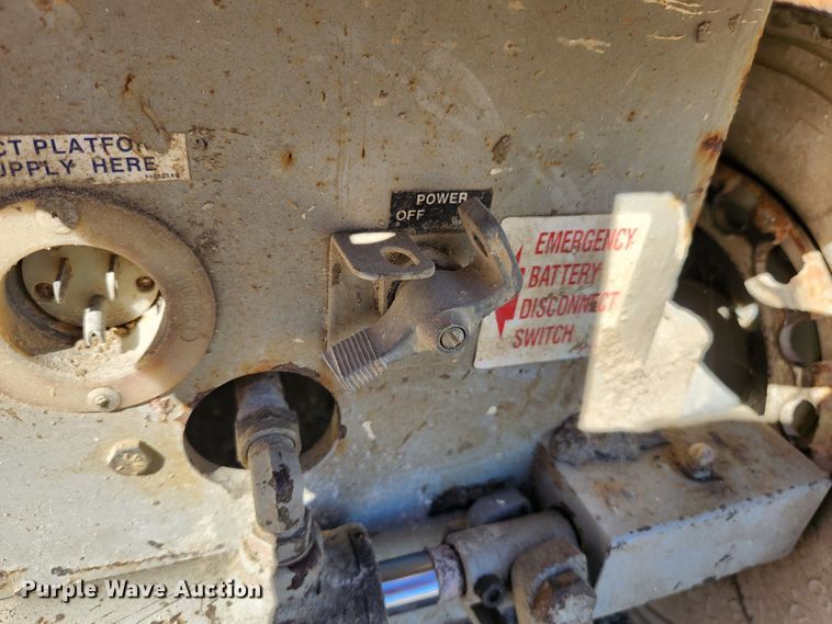 image for item MK9387 2000 Skyjack 4832  scissor lift