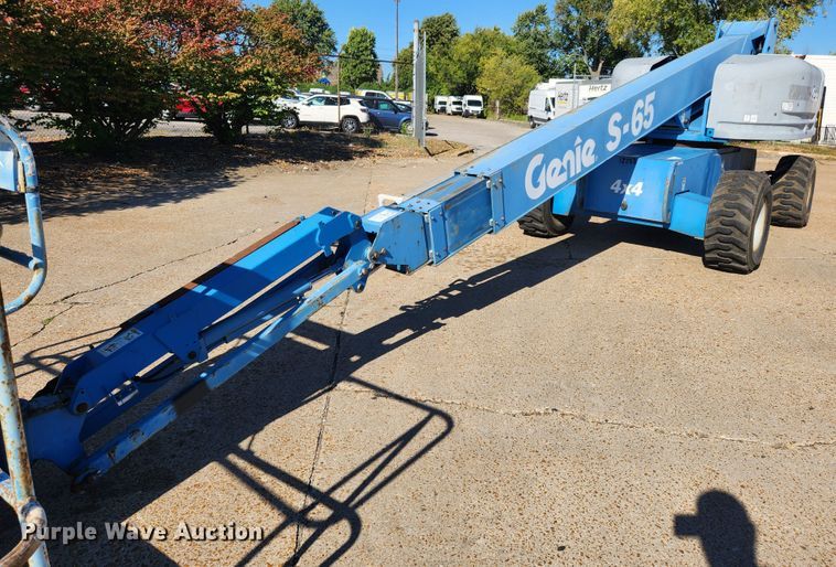 image for item MK9388 2003 Genie S-65  boom lift