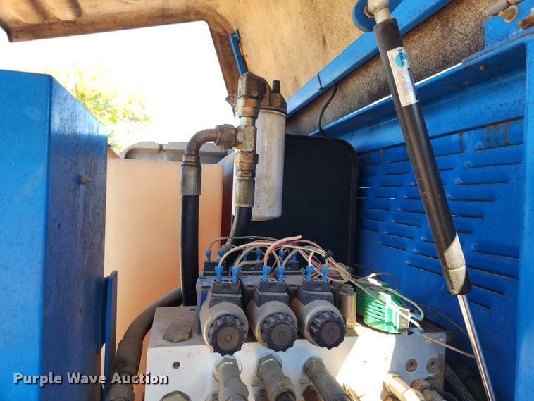 image for item MK9388 2003 Genie S-65  boom lift