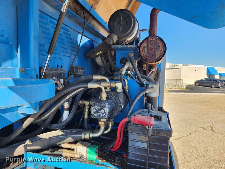 image for item MK9388 2003 Genie S-65  boom lift