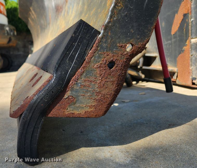 image for item MK9400 2008 Bobcat 96 Snow Blade  skid steer snow plow