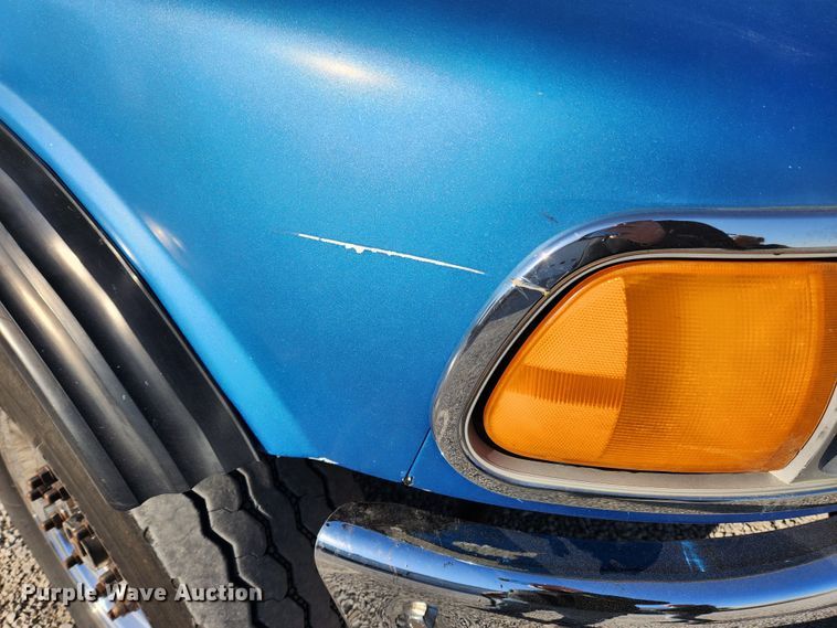 image for item MK9411 2005 Sterling L8500  dump truck