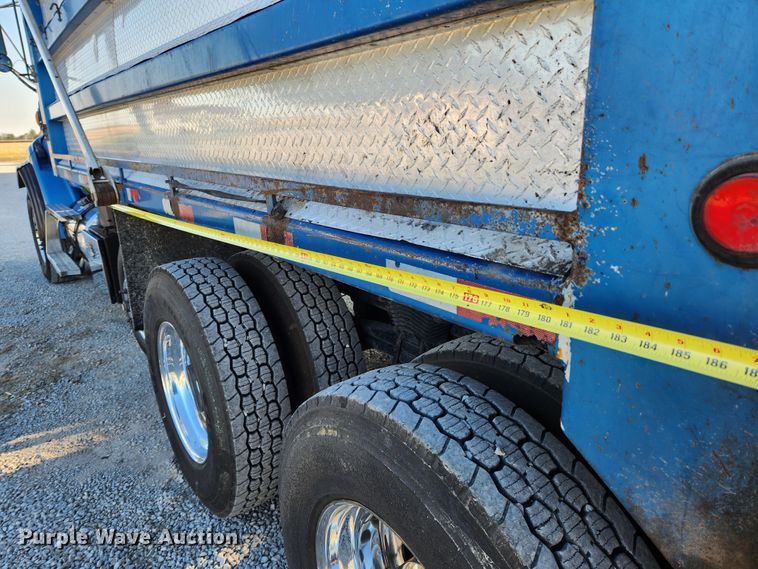 image for item MK9411 2005 Sterling L8500  dump truck