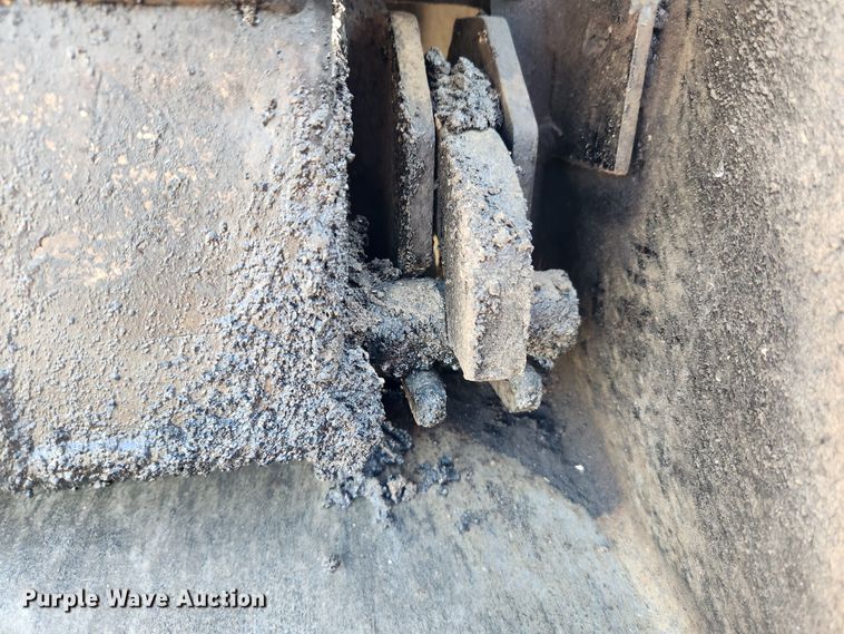 image for item MK9411 2005 Sterling L8500  dump truck