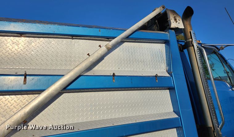 image for item MK9411 2005 Sterling L8500  dump truck