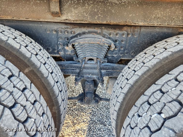 image for item MK9411 2005 Sterling L8500  dump truck