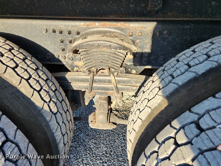 image for item MK9411 2005 Sterling L8500  dump truck