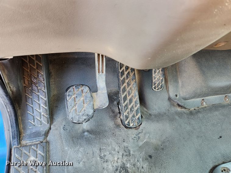 image for item MK9411 2005 Sterling L8500  dump truck