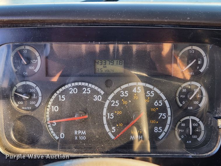 image for item MK9411 2005 Sterling L8500  dump truck