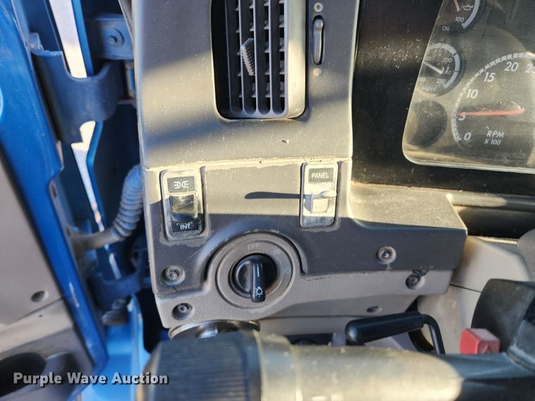 image for item MK9411 2005 Sterling L8500  dump truck