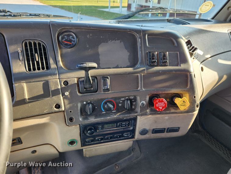 image for item MK9411 2005 Sterling L8500  dump truck