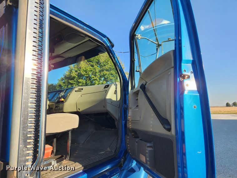 image for item MK9411 2005 Sterling L8500  dump truck