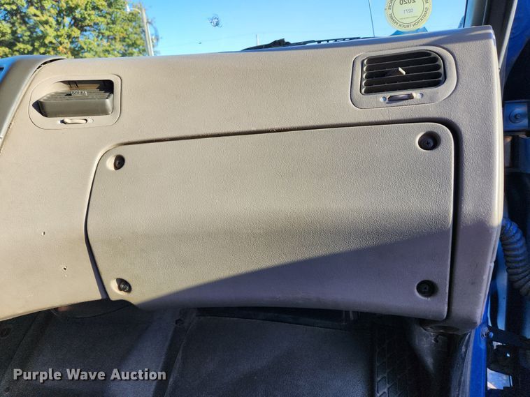 image for item MK9411 2005 Sterling L8500  dump truck