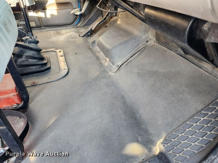 image for item MK9411 2005 Sterling L8500  dump truck