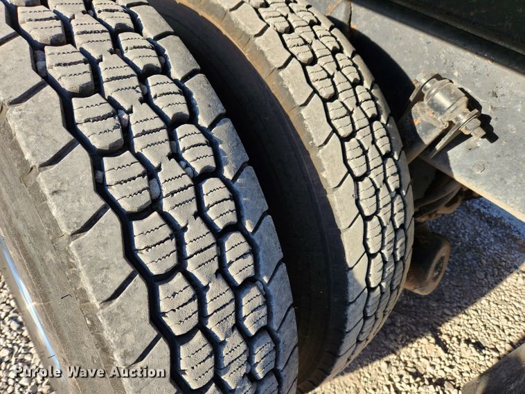 image for item MK9411 2005 Sterling L8500  dump truck