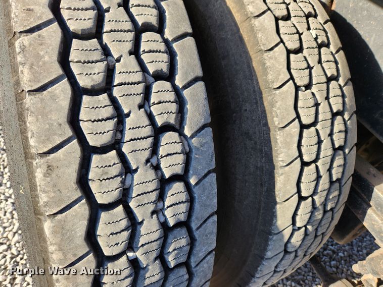 image for item MK9411 2005 Sterling L8500  dump truck