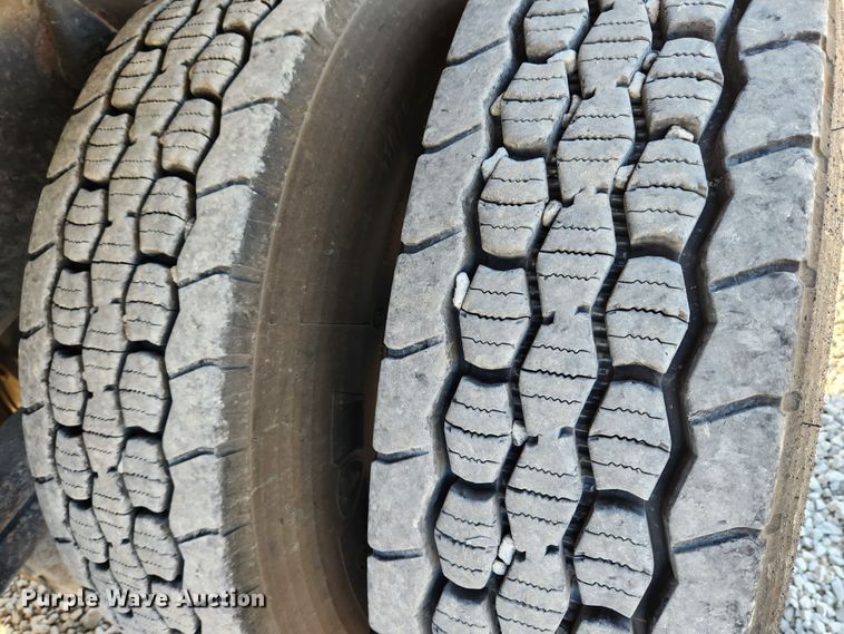 image for item MK9411 2005 Sterling L8500  dump truck