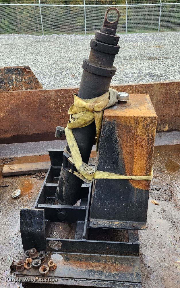 image for item MK9423 Crown Beds Gravel Star  dump bed