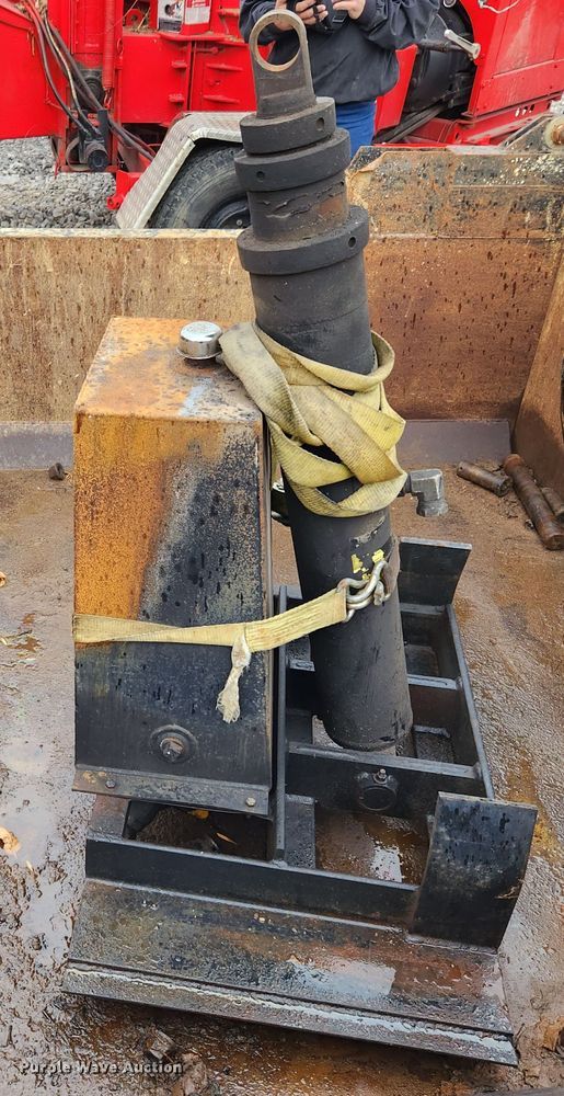 image for item MK9423 Crown Beds Gravel Star  dump bed