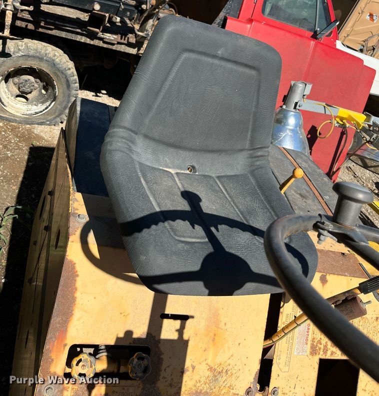 image for item MN9312 Rosco Vibrastat III  double drum roller